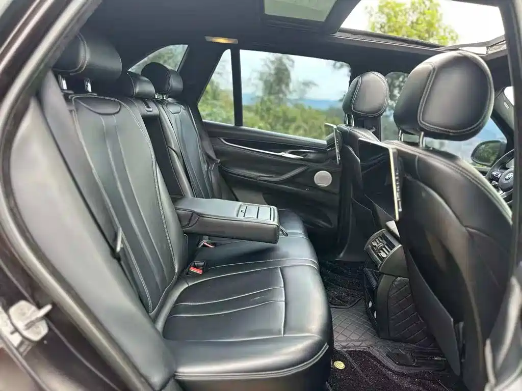 BMW X5 (Import) — миниатюра 16