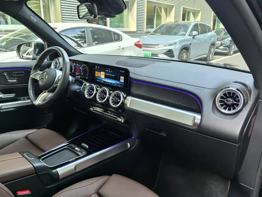 Mercedes-Benz GLB — миниатюра 9
