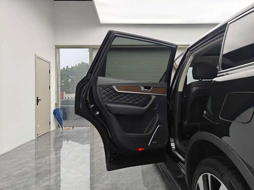 Hongqi Hongqi HS7 — миниатюра 10