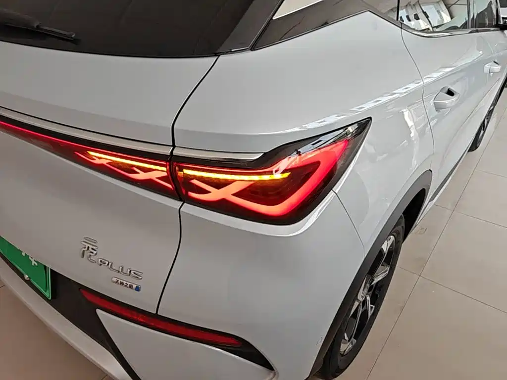 BYD Yuan Plus — миниатюра 8