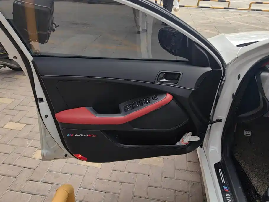 Kia K5 — миниатюра 7