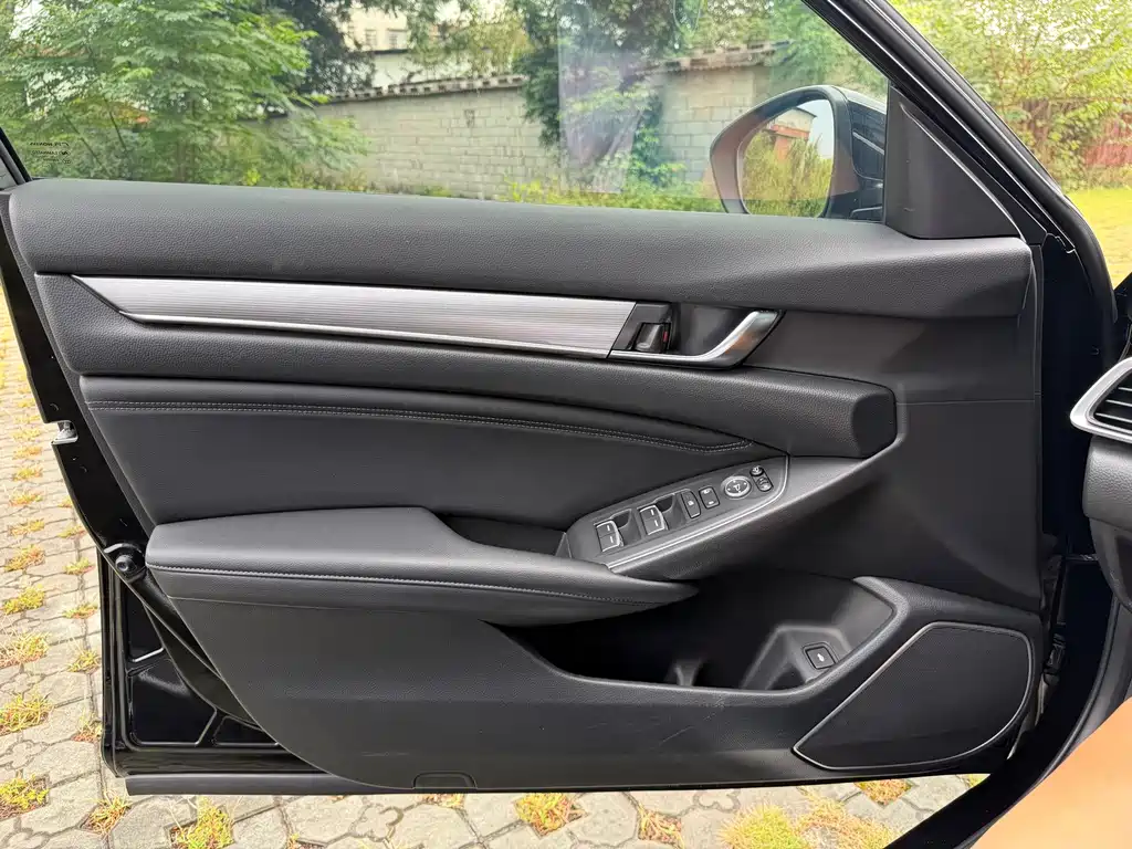 Honda Accord — миниатюра 21