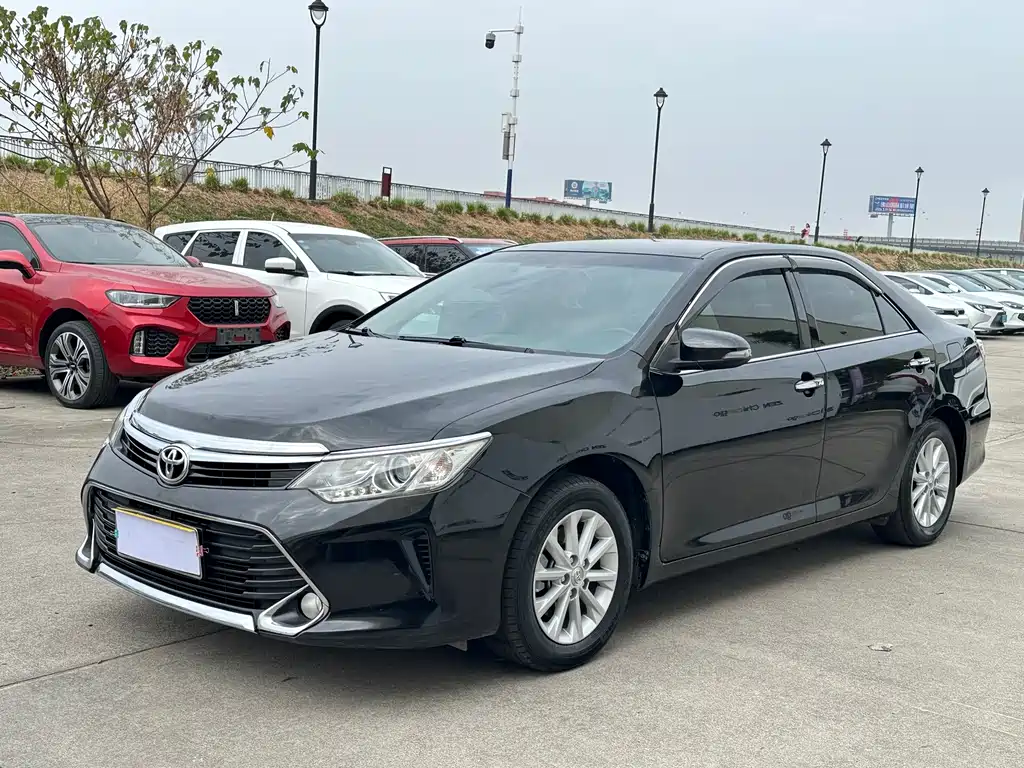 TOYOTA CAMRY