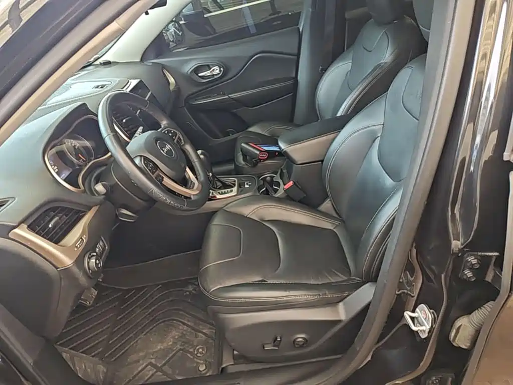 Jeep Cherokee — миниатюра 15