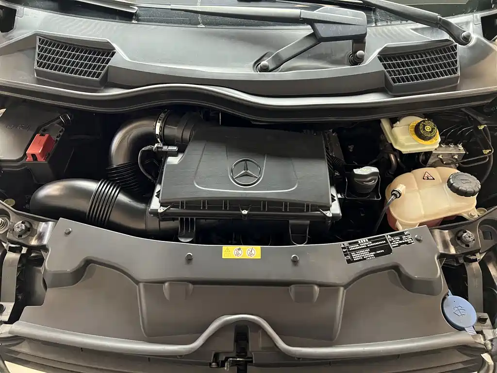 Mercedes-Benz V-Class — миниатюра 22