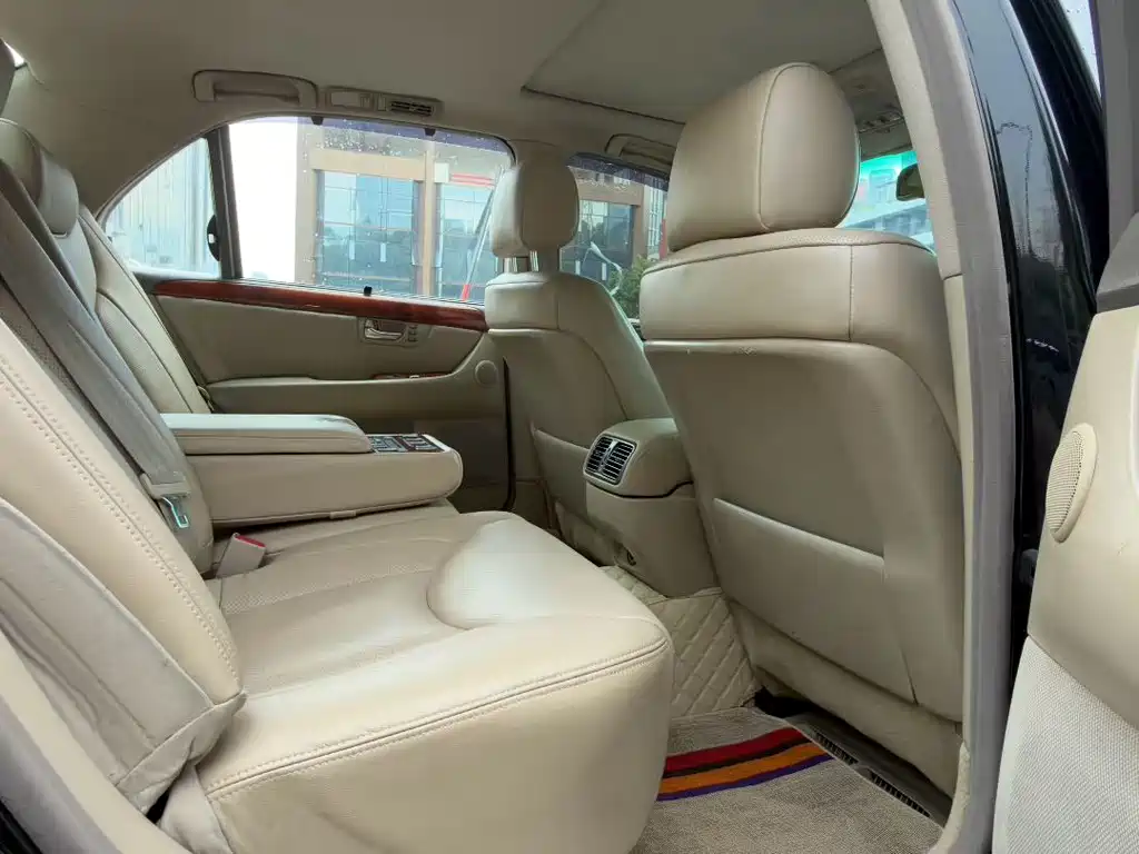 Lexus LS — миниатюра 6