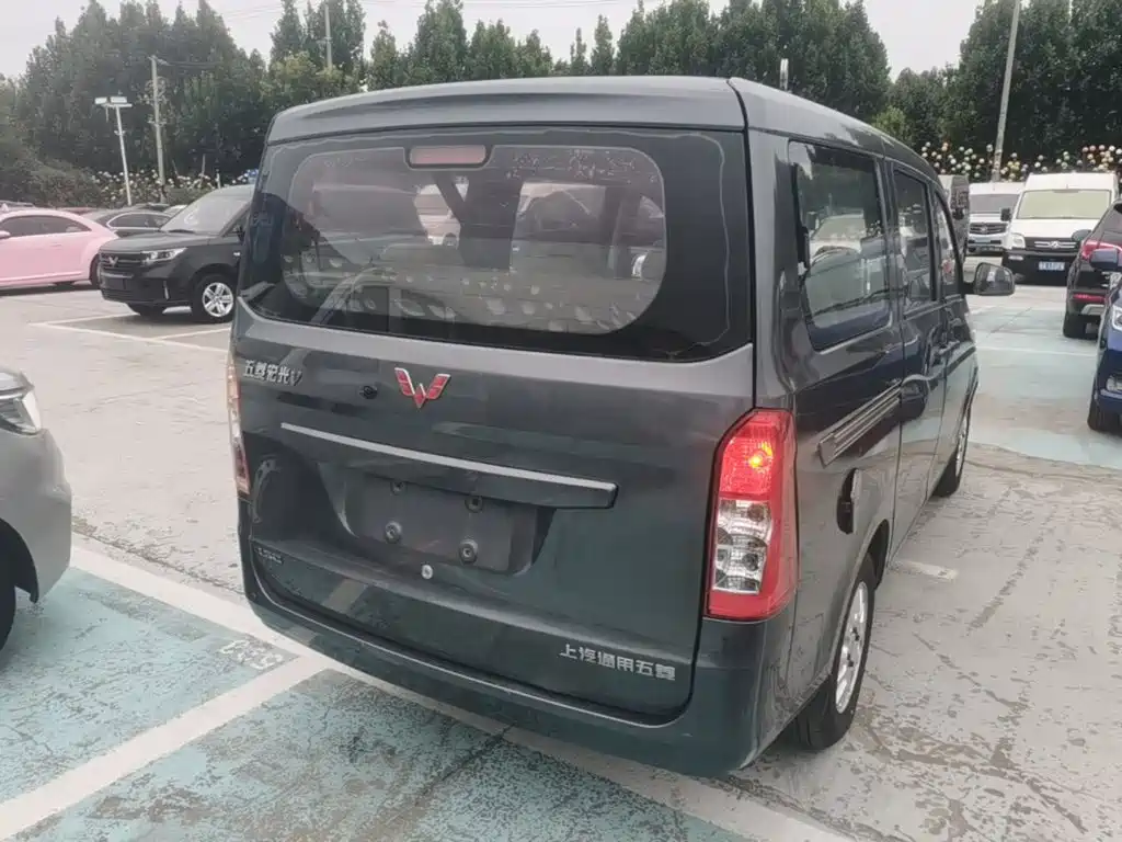 Wuling Rongguang V — миниатюра 7