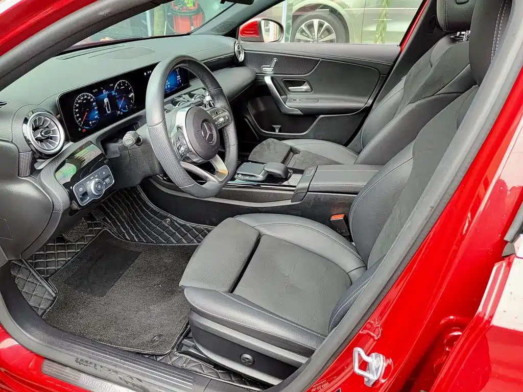 Mercedes-Benz A-Class — миниатюра 7