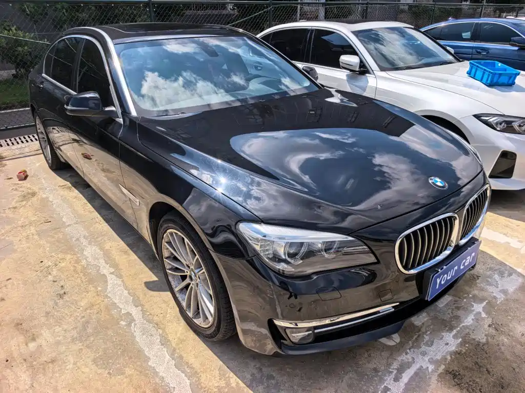 BMW 7 Series — миниатюра 3