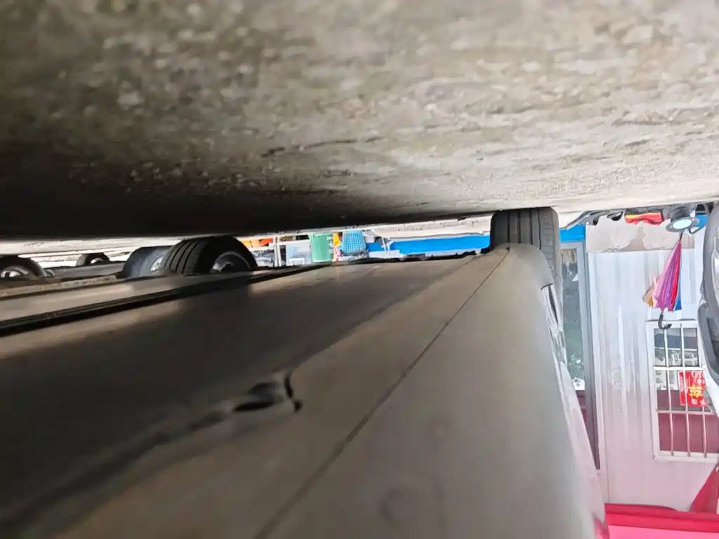 Tesla Model Y — миниатюра 21