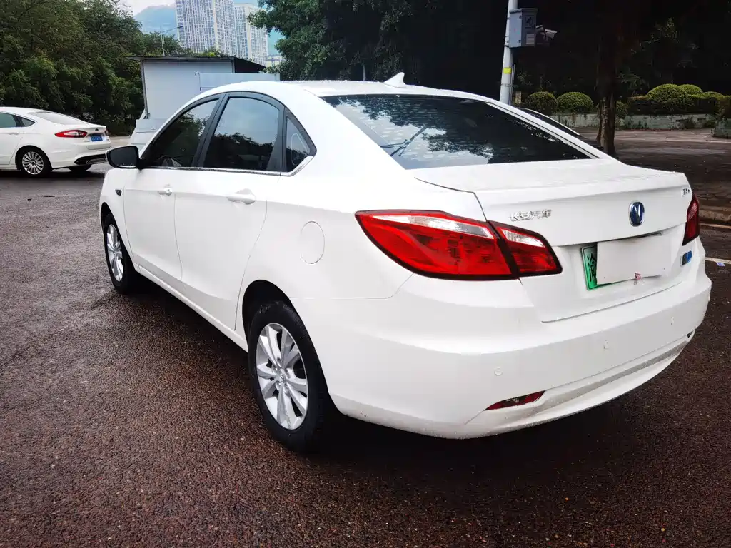 Changan Eado New Energy — миниатюра 7