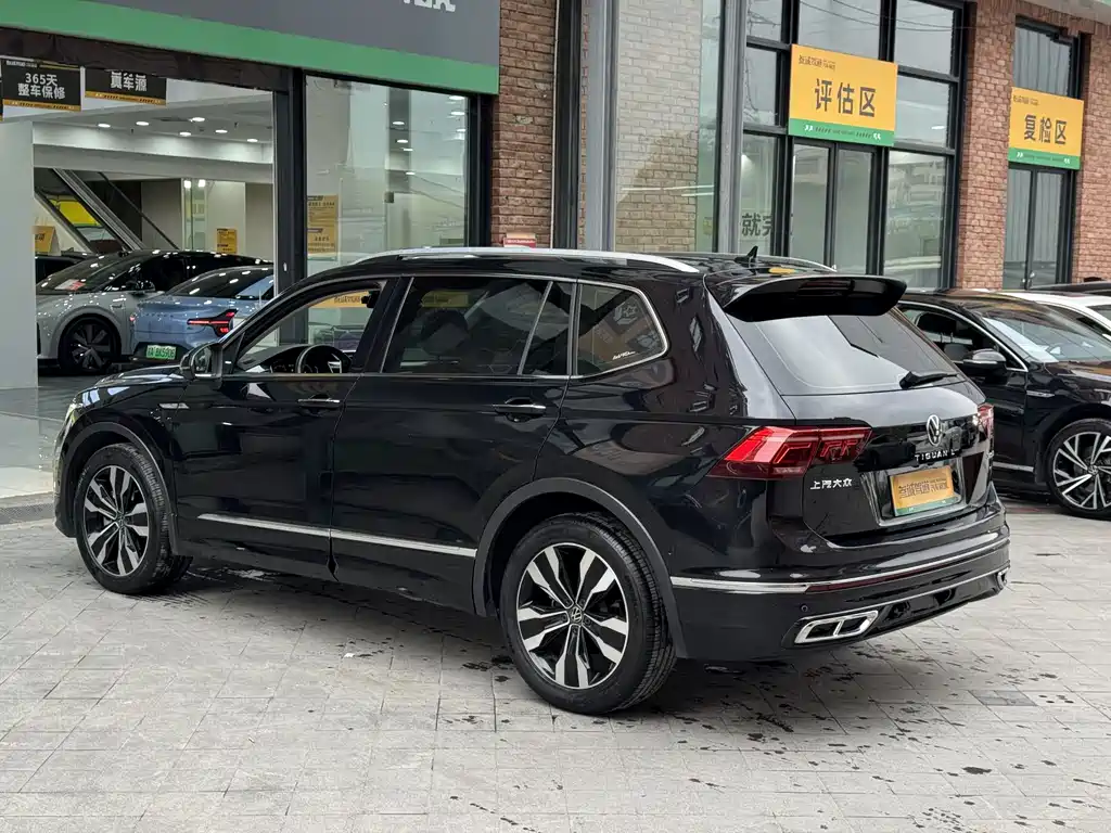Volkswagen Tiguan L L 2022 330TSI AT R-Line