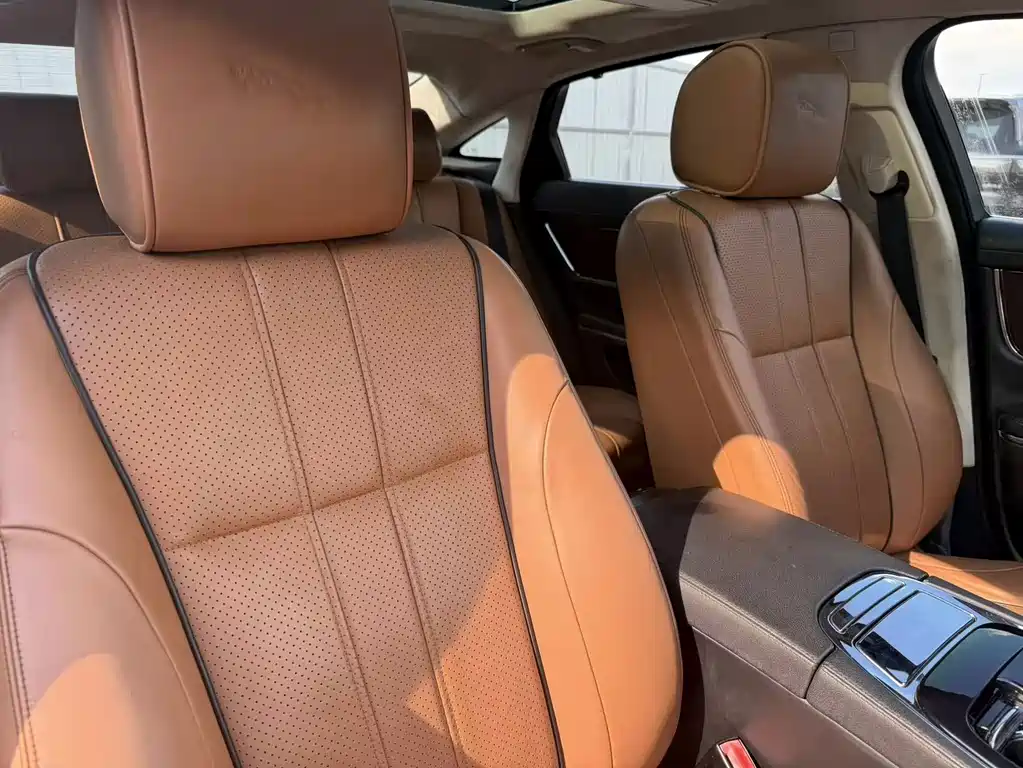 Jaguar XJ — миниатюра 14
