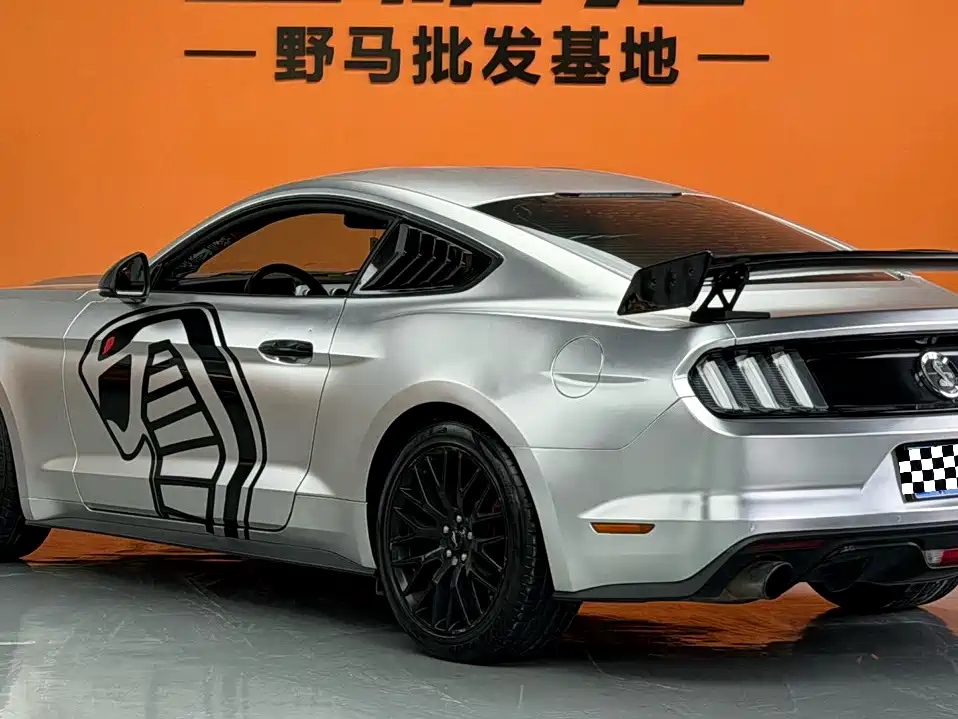 Ford Mustang — миниатюра 5