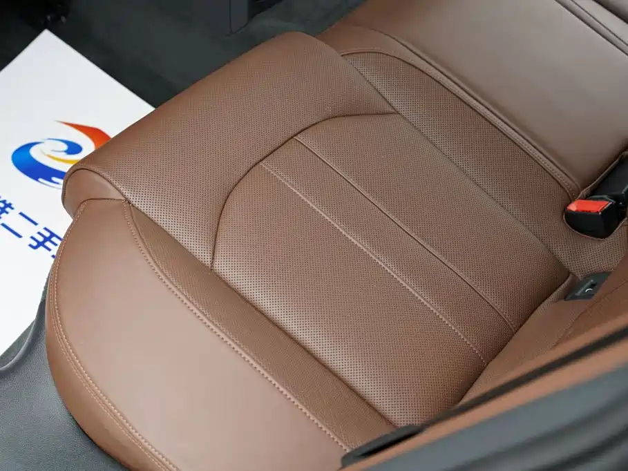 Audi A6L — миниатюра 12
