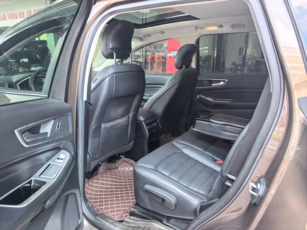 Ford Edge — миниатюра 5