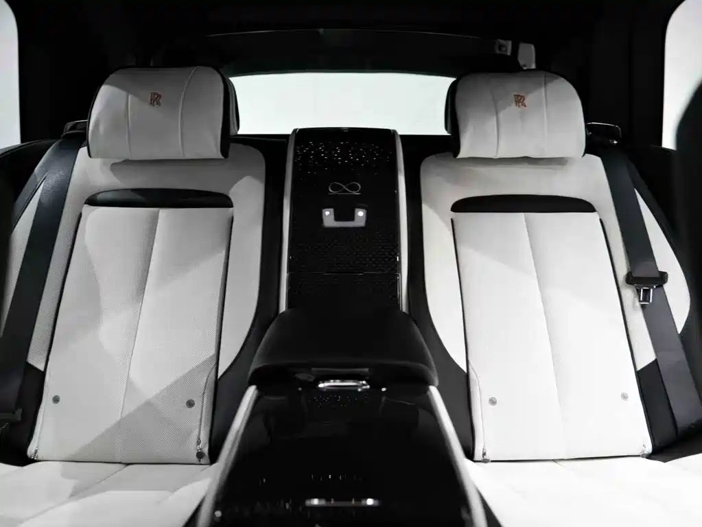 Rolls-Royce Cullinan — миниатюра 25