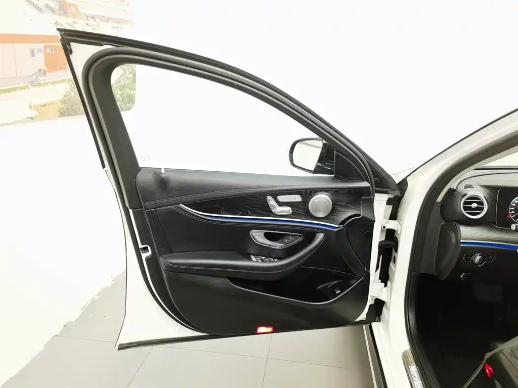 Mercedes-Benz E-Class E 2018 E 200 L Sport