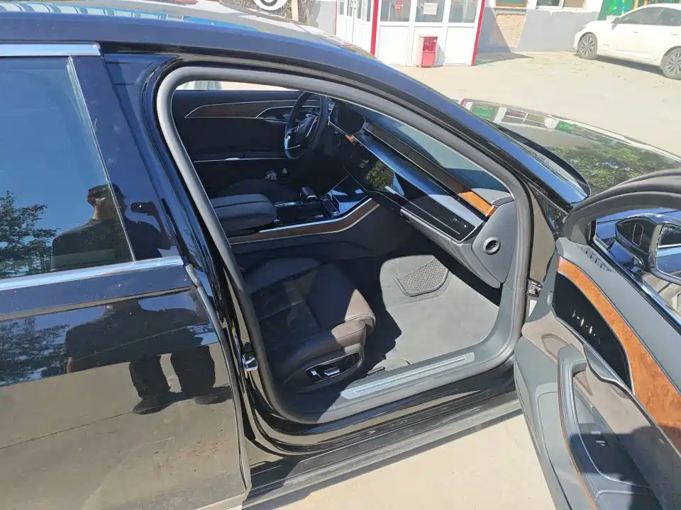Audi A8 — миниатюра 5