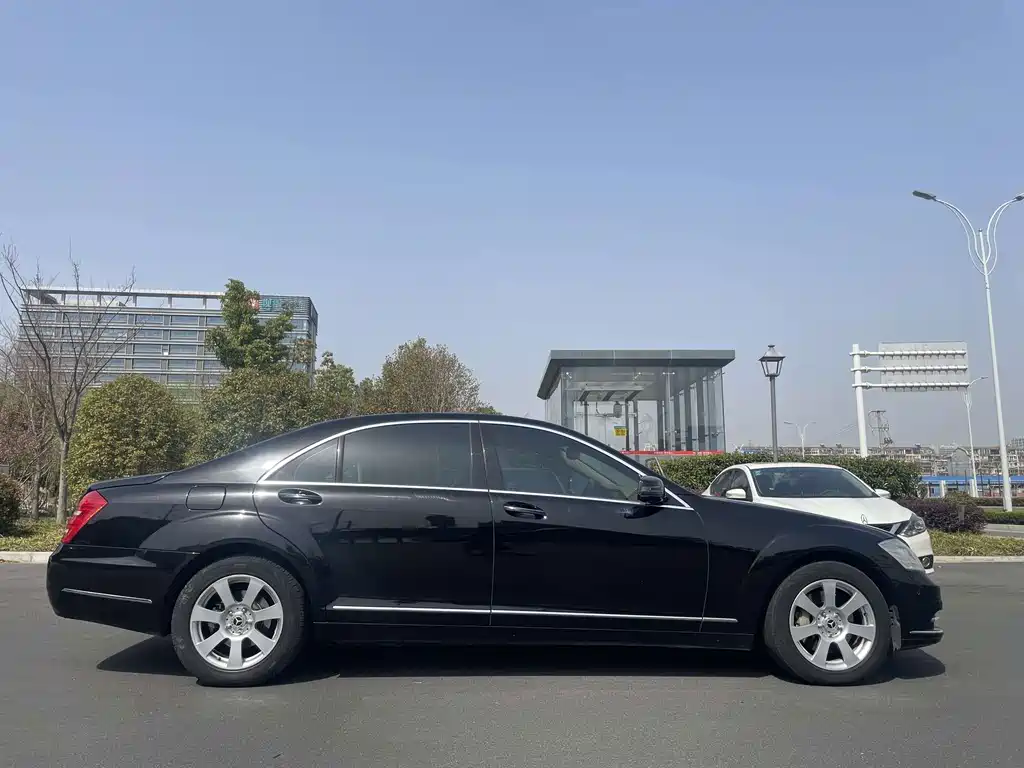 Mercedes-Benz S-Class — миниатюра 16