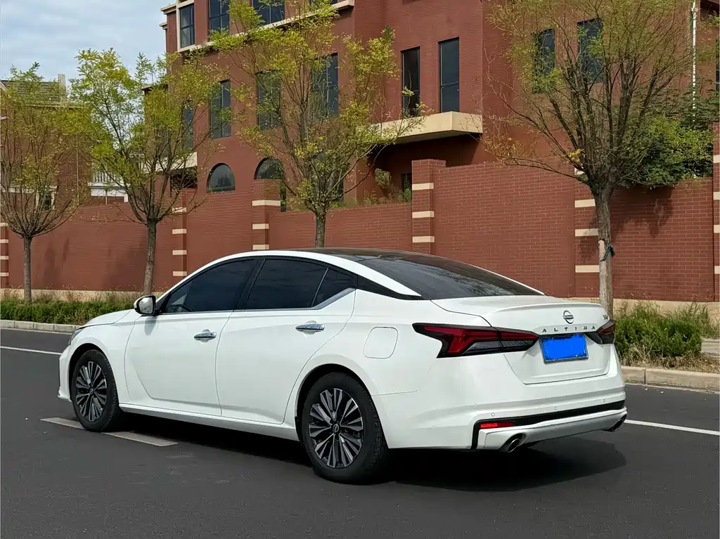 Nissan Teana — миниатюра 9