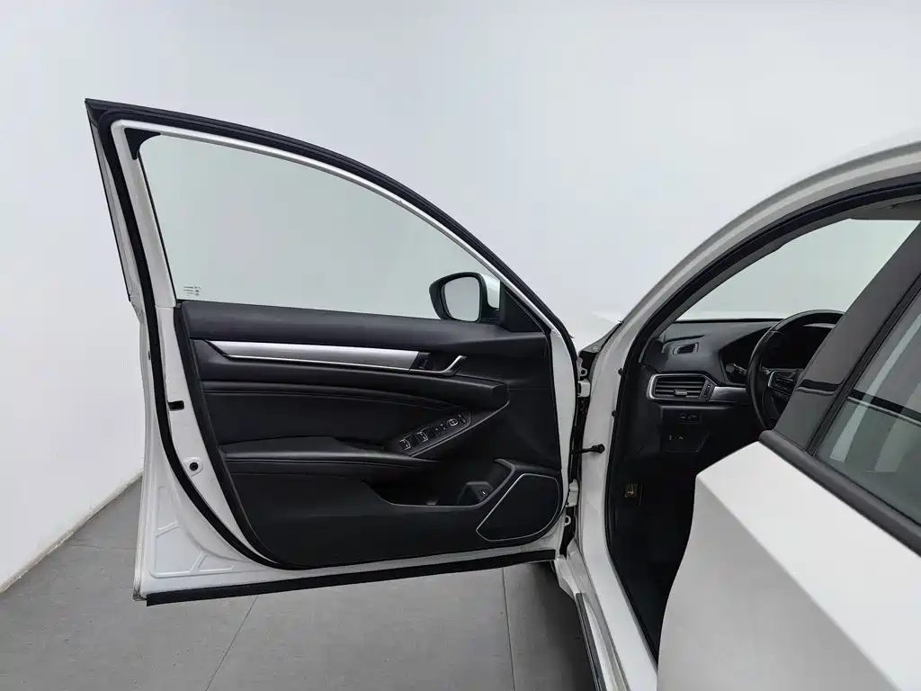 Honda Accord — миниатюра 8