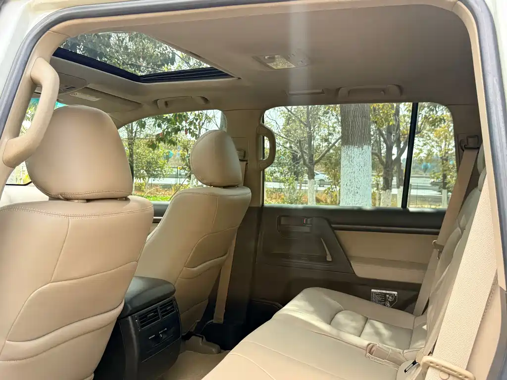 Toyota Land Cruiser — миниатюра 16