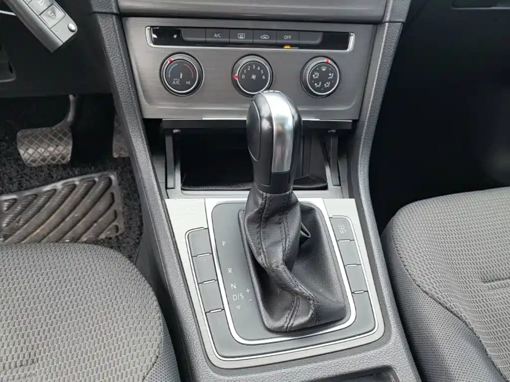 Volkswagen Golf — миниатюра 14