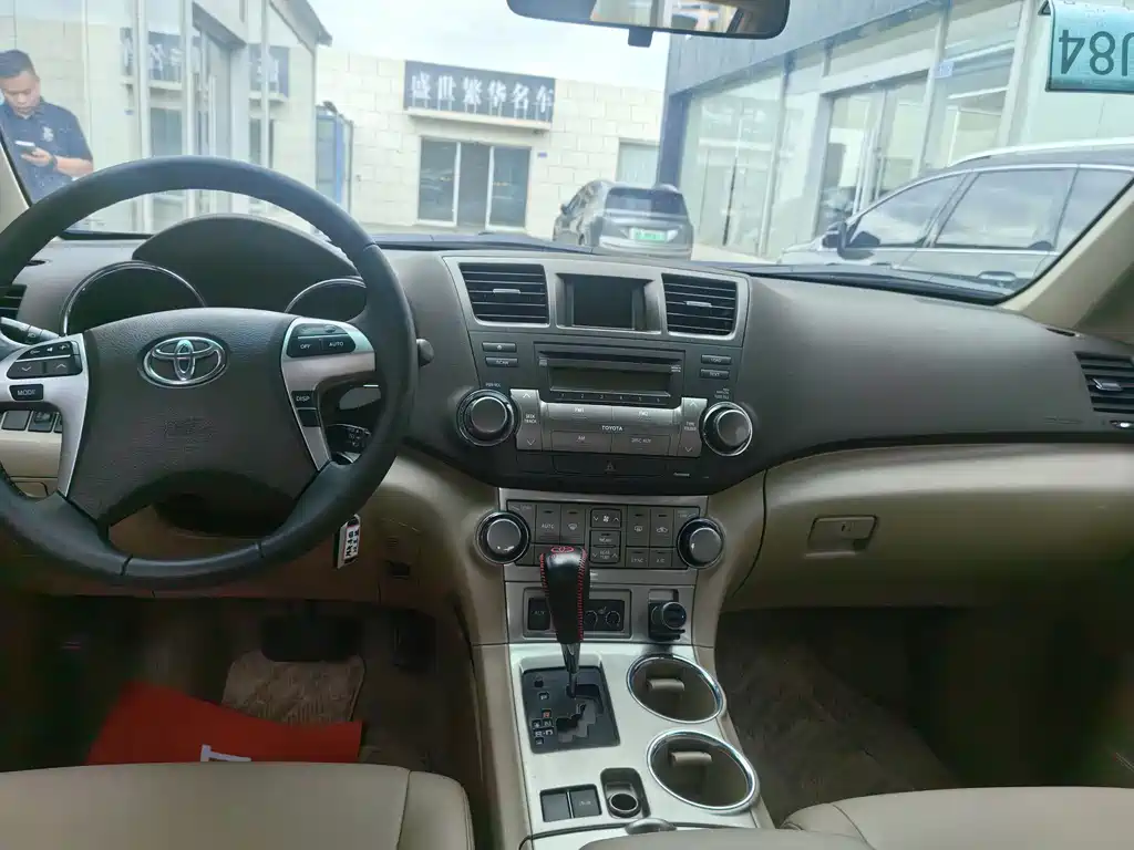 Toyota Highlander 2012 2.7L 7 мест Luxury