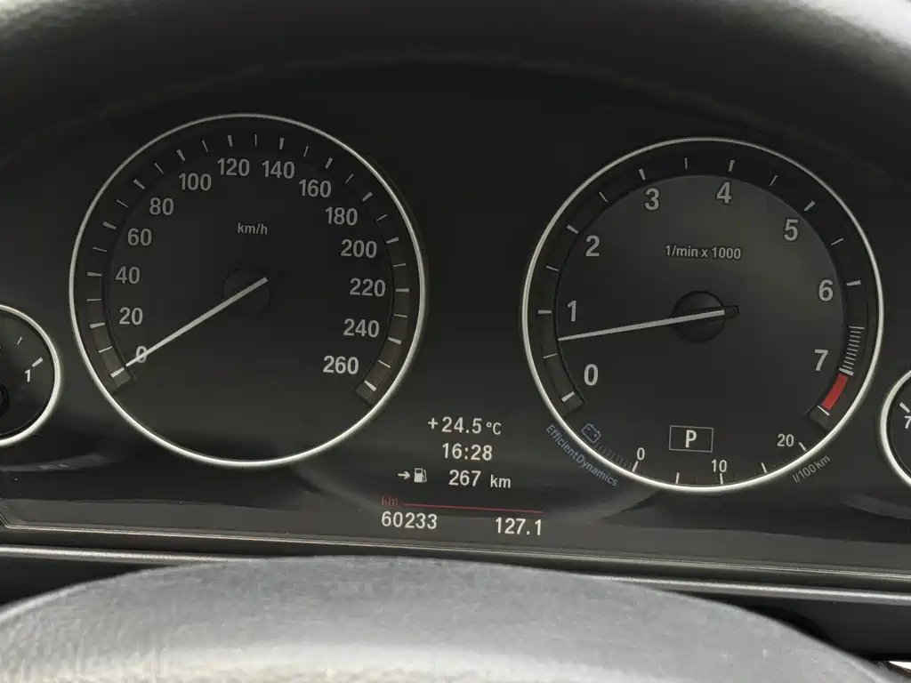 BMW 5 Series — миниатюра 20