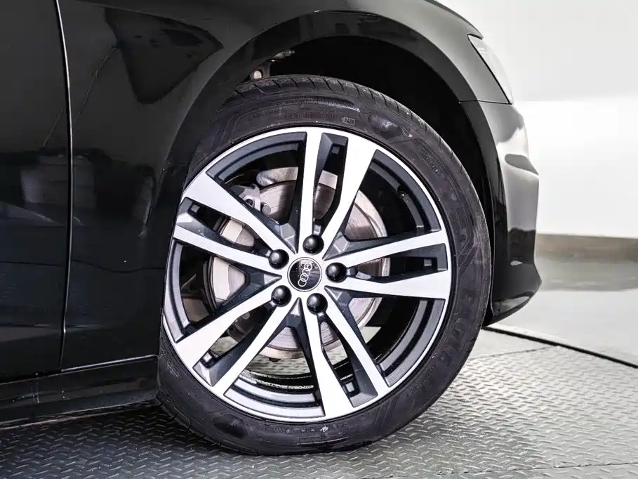 Audi A6L 2024 40 TFSI Luxury