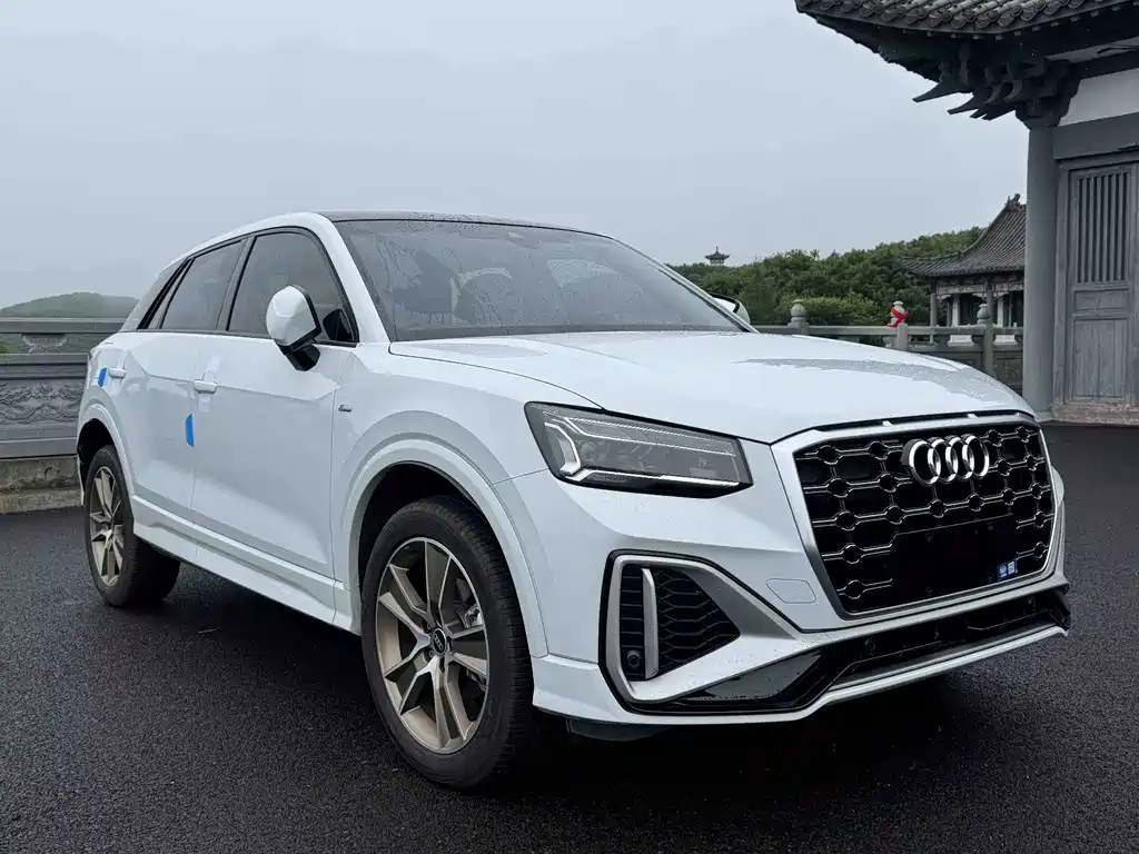 Audi Q2L — миниатюра 3