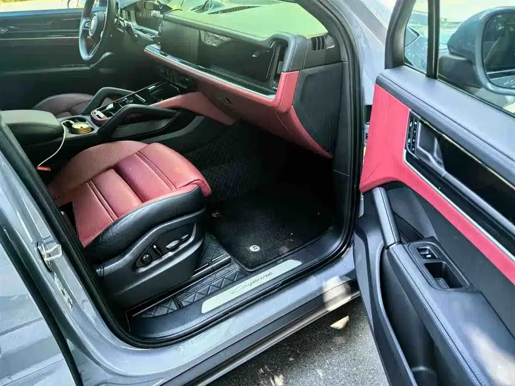 Porsche Cayenne — миниатюра 3