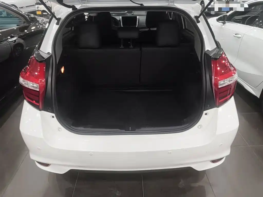 Toyota Yaris L — миниатюра 19