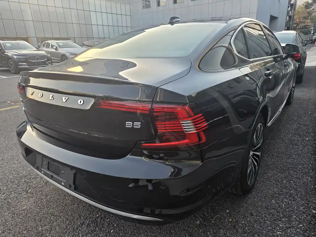 Volvo S90 — миниатюра 5