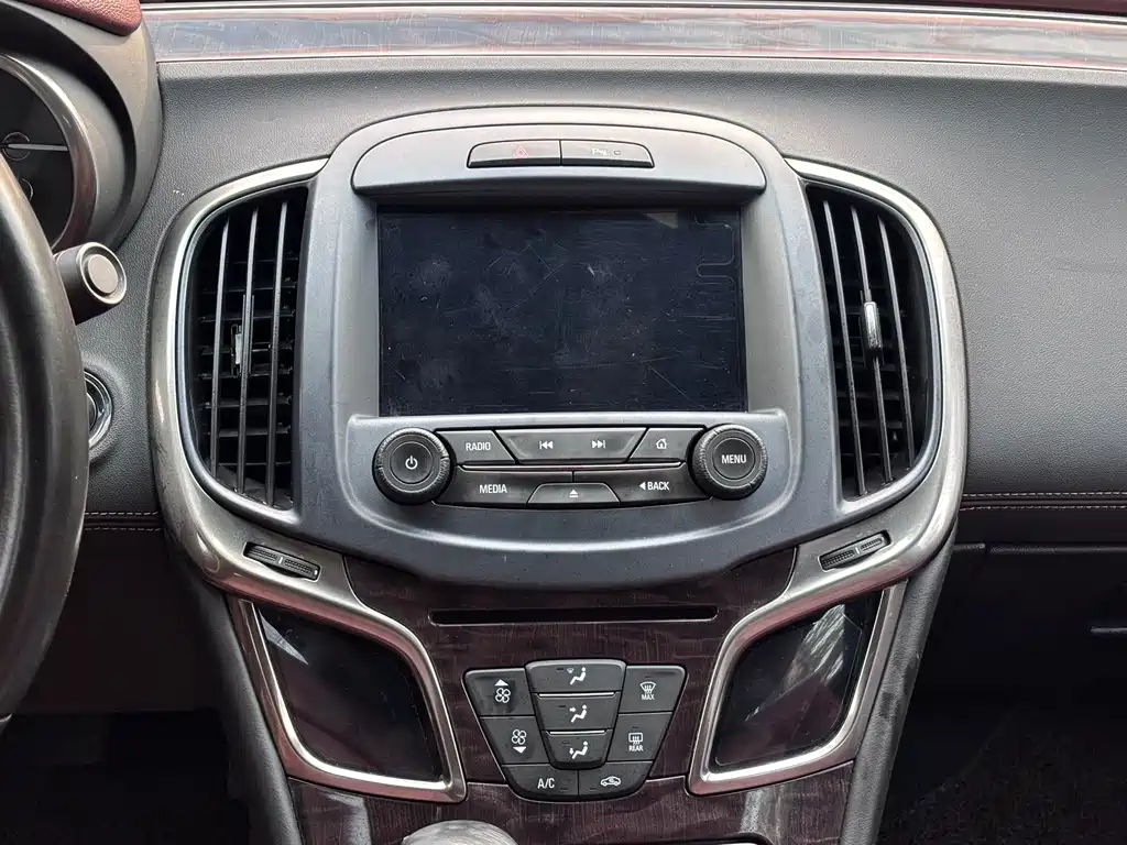 Buick LaCrosse — миниатюра 21