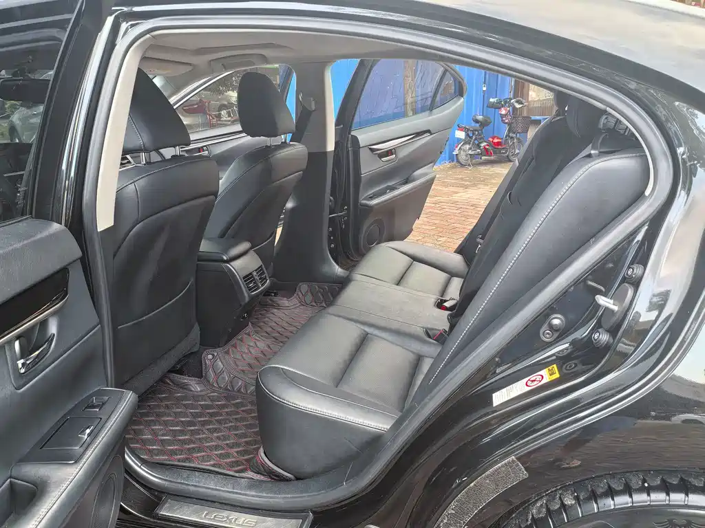 Lexus ES — миниатюра 9