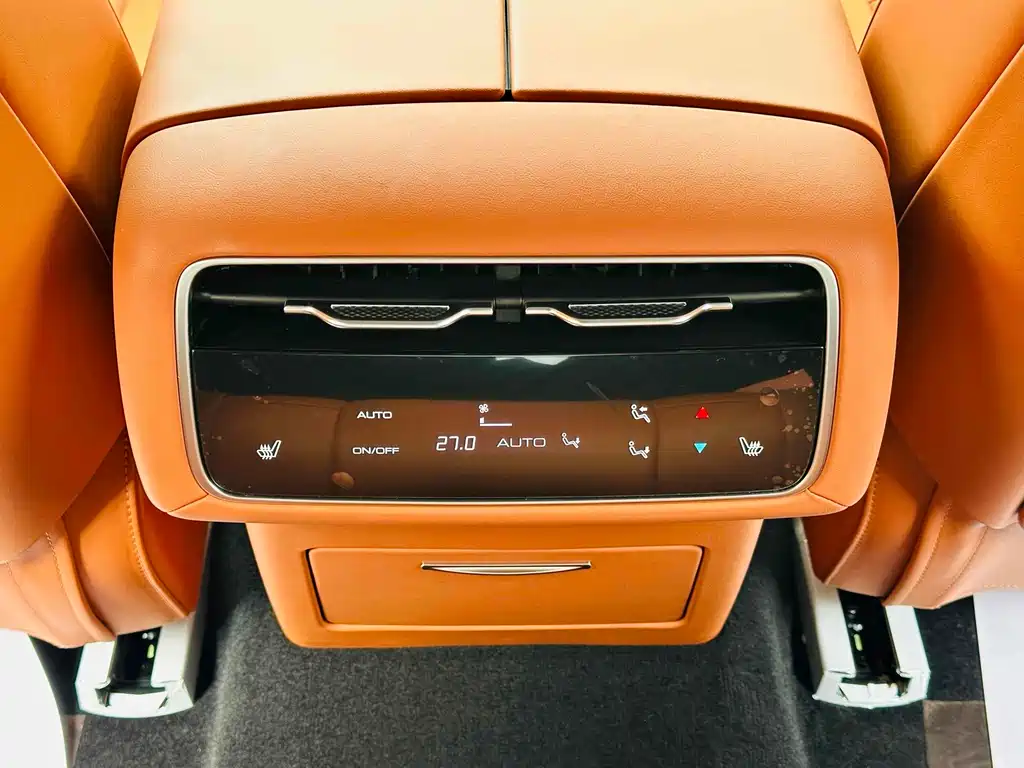 TANK TANK 700 NEW ENERGY