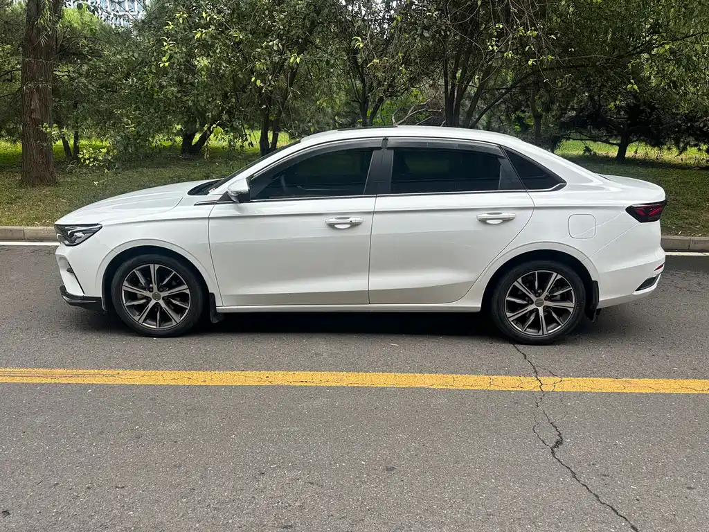 Geely Emgrand — миниатюра 11