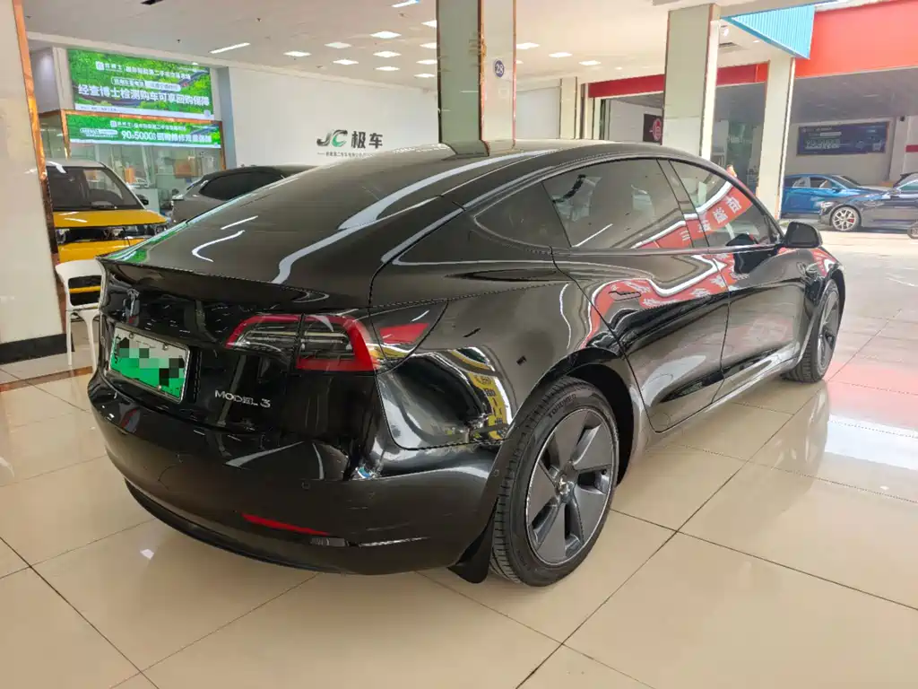 Tesla Model 3 — миниатюра 4