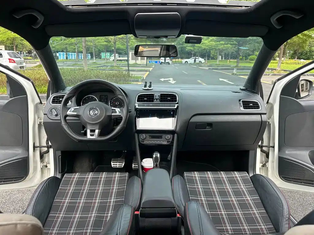 Volkswagen Polo — миниатюра 7