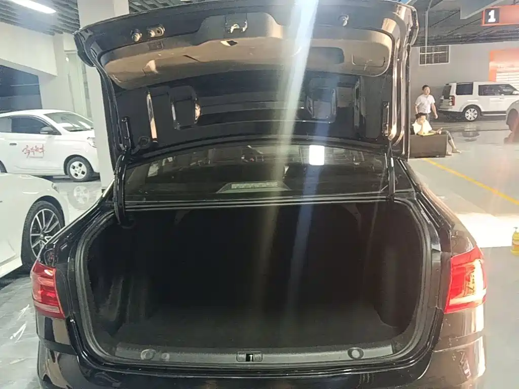 Volkswagen Lavida — миниатюра 19