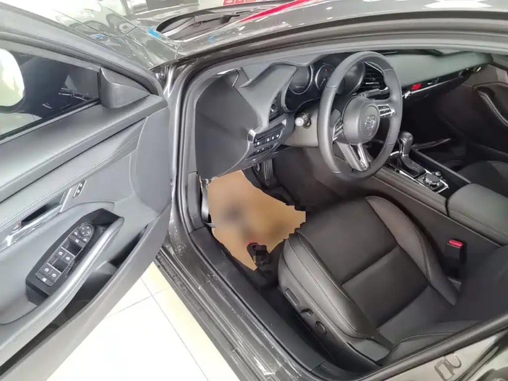 Mazda 3 Axela — миниатюра 16