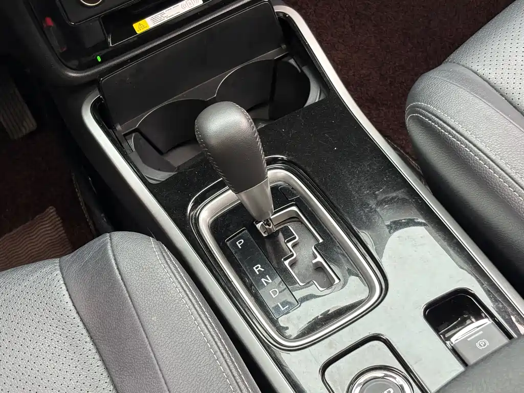 Mitsubishi Outlander — миниатюра 11