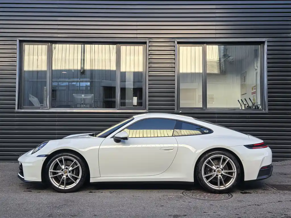 Porsche 911 2025 Carrera 3.0T