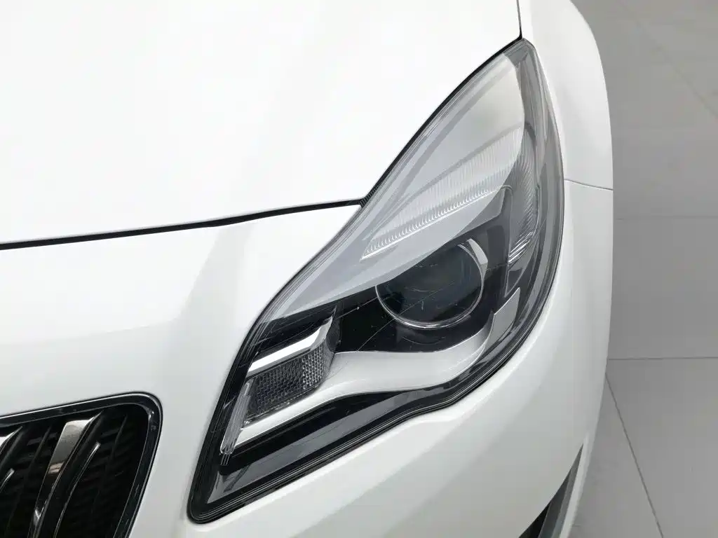 Buick Regal — миниатюра 7
