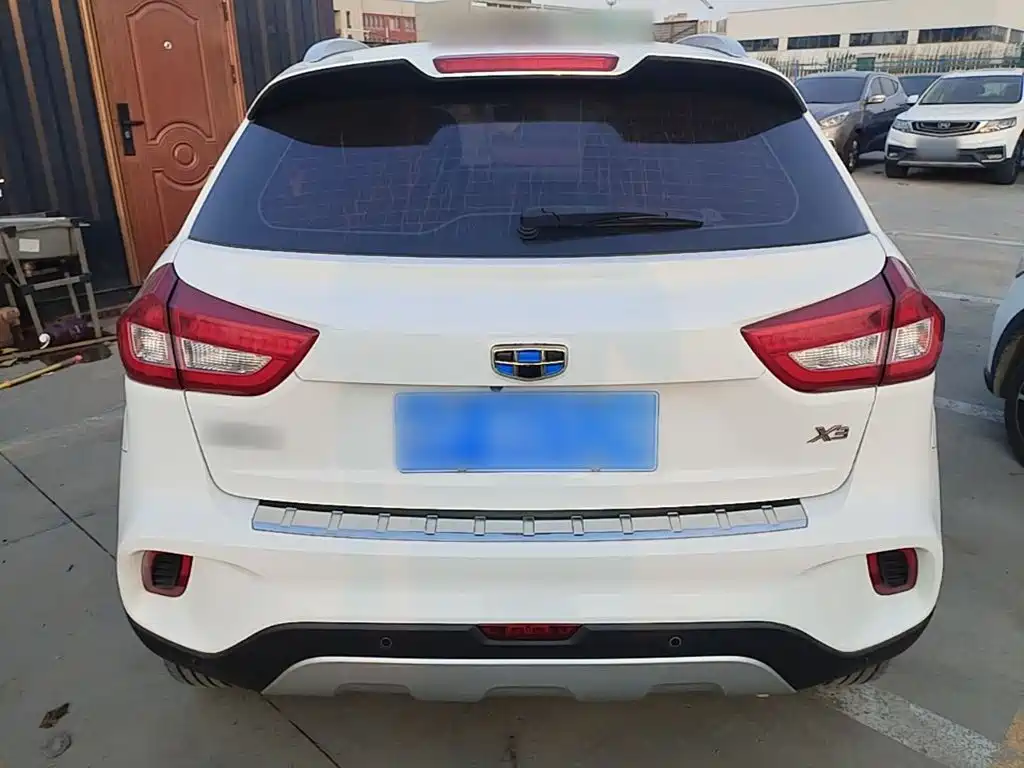 Geely Vision X3 — миниатюра 6
