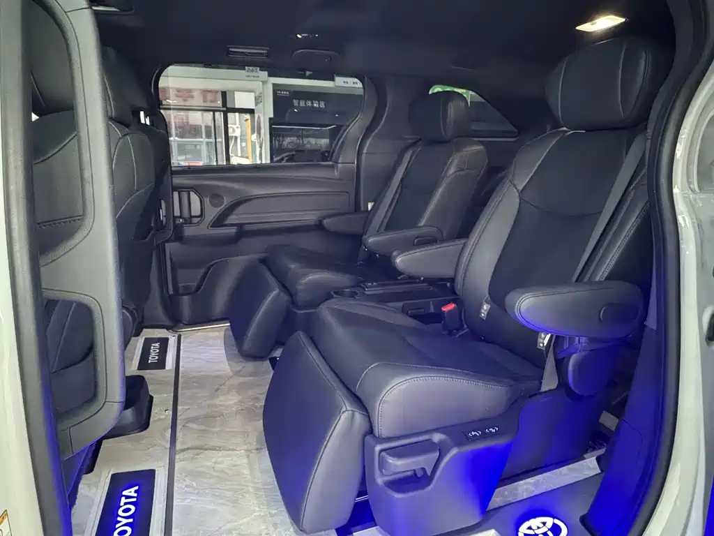 Toyota Sienna 2021 2.5L Luxury