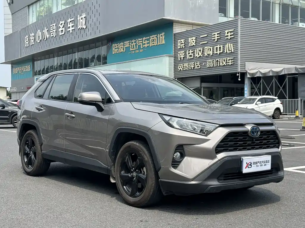 Toyota RAV4 — миниатюра 4