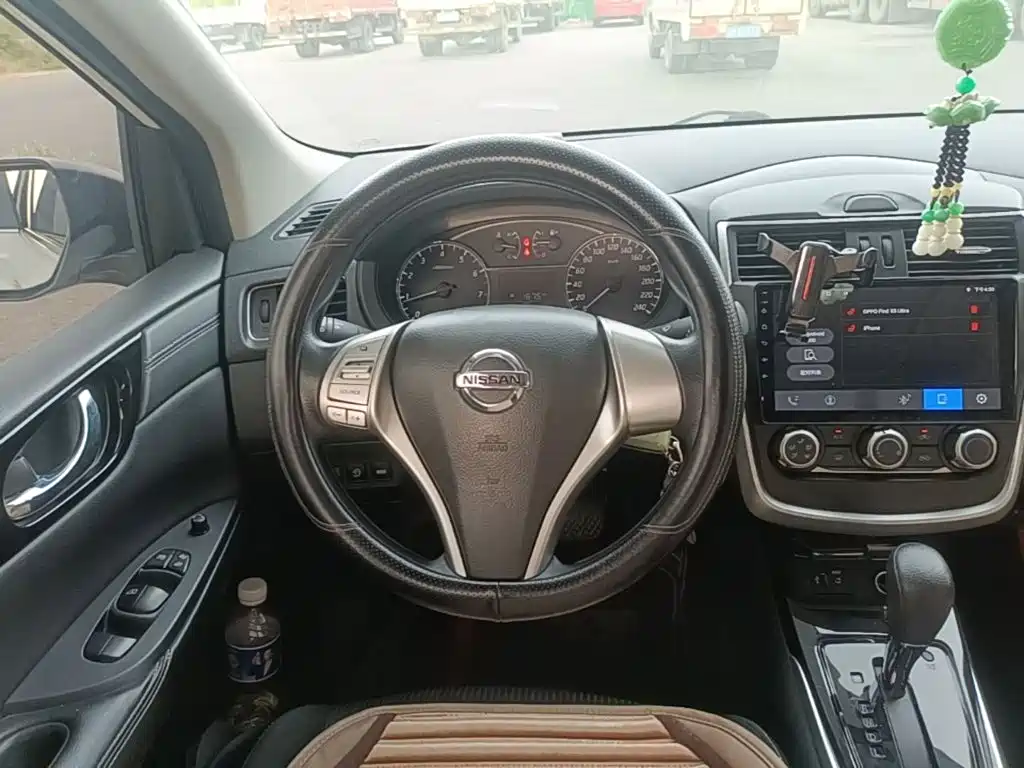 Nissan Tiida — миниатюра 11
